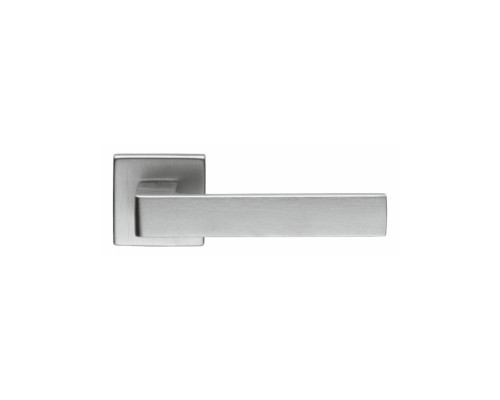 Фабрика Martinelli заснована у 1968 році у провінції Брешія (Італія). Засновник Анджело Мартінеллі - майстер, який зумів поєднати інноваційну діяльність та високу якість продукції.  Місія Martinelli: кохання