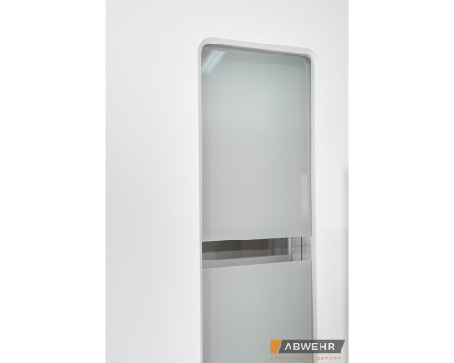 Вхідні двері зі склом модель Liberty Glass (Колір RAL 7016+Біла) комплектація Megapolis MG3   Гнутий триступеневий профіль забезпечує максимальне прилягання дверного полотна до короба, завдяки чуму досягається дуже висок